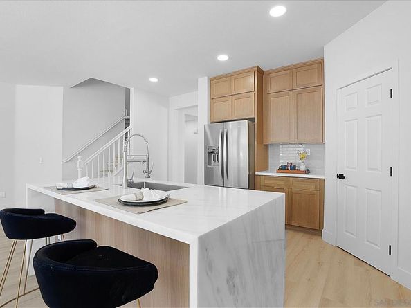 1120 Parkview Dr, Oceanside CA 92057