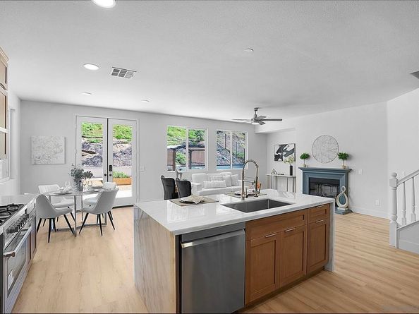 1120 Parkview Dr, Oceanside CA 92057