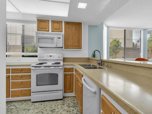 3130 Avenida de Portugal 101, San Diego CA 92106