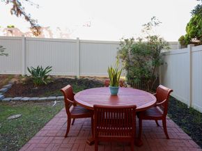 8338 Regents Rd. 1S, San Diego CA 92122