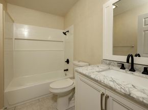 8338 Regents Rd. 1S, San Diego CA 92122