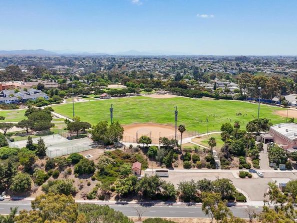 8338 Regents Rd. 1S, San Diego CA 92122