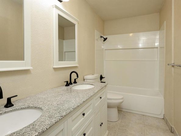 8338 Regents Rd. 1S, San Diego CA 92122