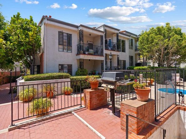 2630 Pirineos Way 4, Carlsbad CA 92009