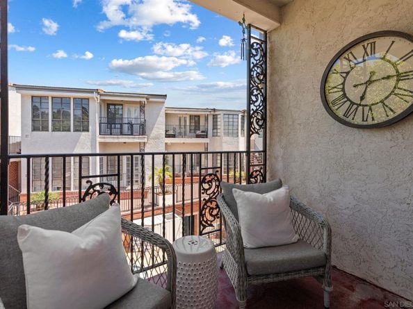 2630 Pirineos Way 4, Carlsbad CA 92009