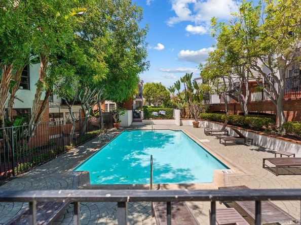 2630 Pirineos Way 4, Carlsbad CA 92009