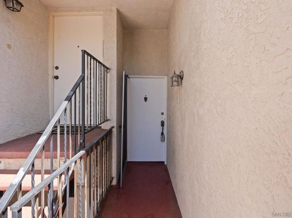 2630 Pirineos Way 4, Carlsbad CA 92009