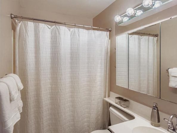 5059 La Cuenta Dr, San Diego CA 92124