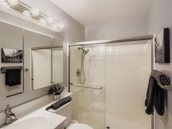 5059 La Cuenta Dr, San Diego CA 92124