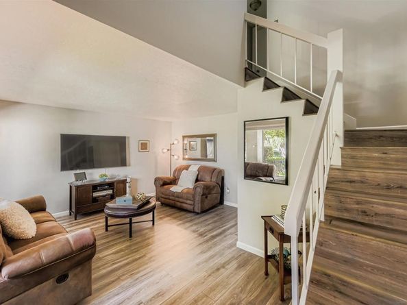 5059 La Cuenta Dr, San Diego CA 92124