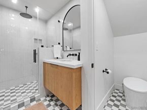 7376 Fay Ave, La Jolla CA 92037
