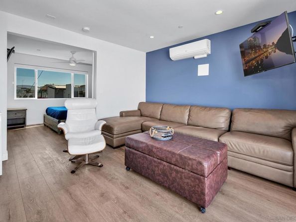 717 721 Island Ct, San Diego CA 92109