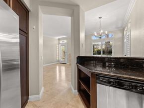 7285 Calabria Ct 18, San Diego CA 92122