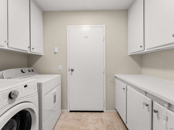 7285 Calabria Ct 18, San Diego CA 92122