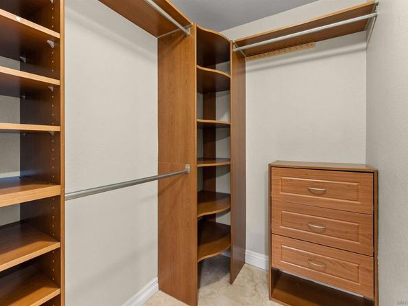 7285 Calabria Ct 18, San Diego CA 92122