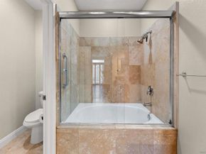 7285 Calabria Ct 18, San Diego CA 92122