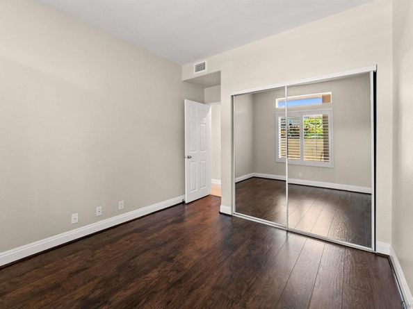7285 Calabria Ct 18, San Diego CA 92122