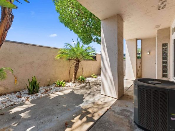 7285 Calabria Ct 18, San Diego CA 92122