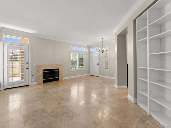 7285 Calabria Ct 18, San Diego CA 92122