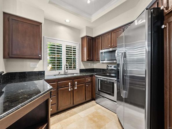 7285 Calabria Ct 18, San Diego CA 92122