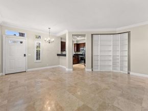 7285 Calabria Ct 18, San Diego CA 92122