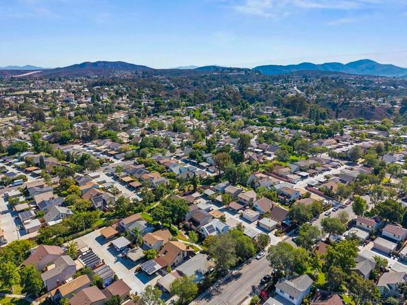 10748 Escobar Dr, San Diego CA 92124