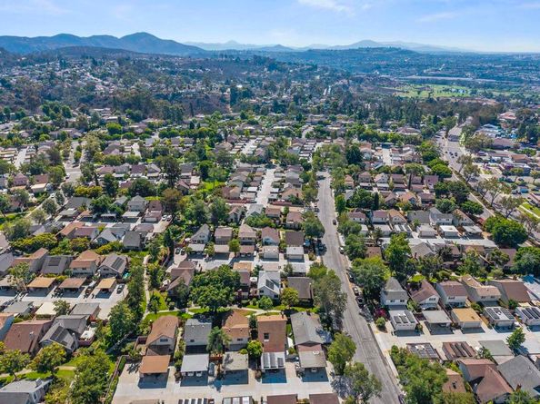 10748 Escobar Dr, San Diego CA 92124