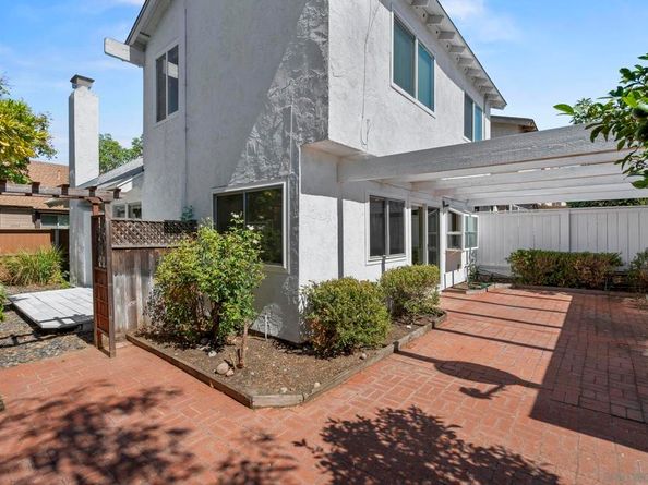 10748 Escobar Dr, San Diego CA 92124