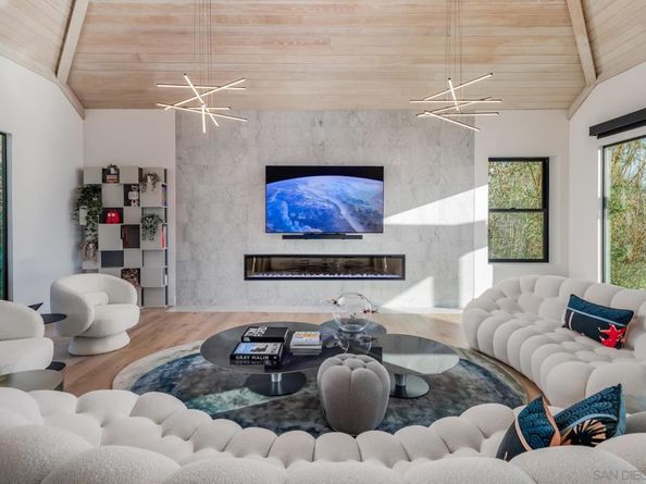 3240 Piragua St, Carlsbad CA 92009