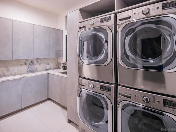 3240 Piragua St, Carlsbad CA 92009