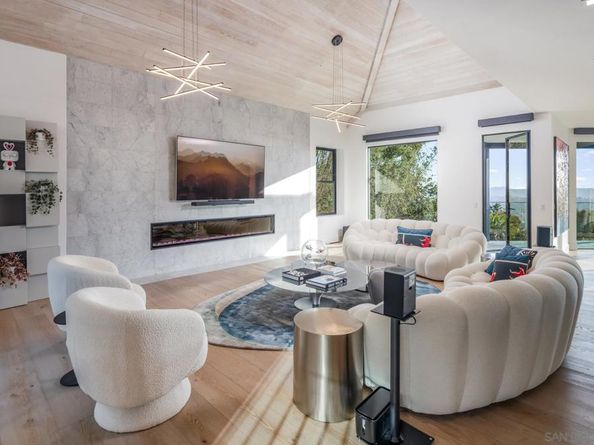 3240 Piragua St, Carlsbad CA 92009