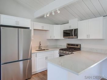 2609 2611 Montclair St