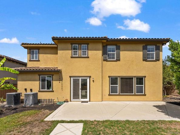 5527 Alexandrine Ct, Oceanside CA 92057