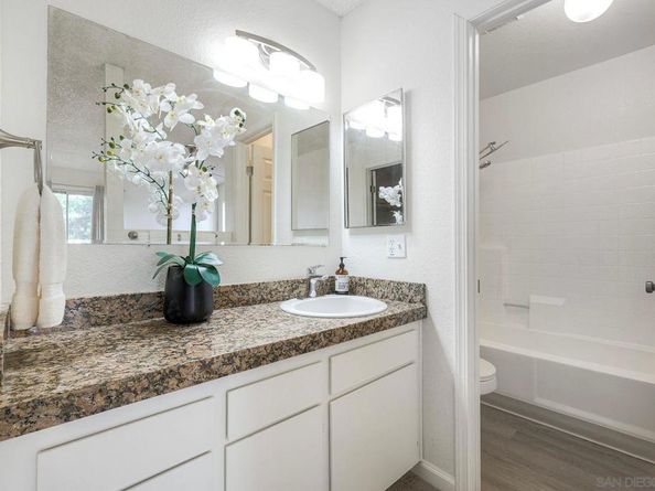 1415 17 Flag Ln, El Cajon CA 92021