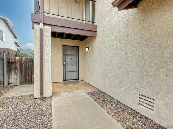 1415 17 Flag Ln, El Cajon CA 92021