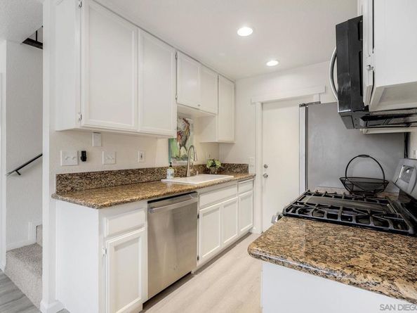 1415 17 Flag Ln, El Cajon CA 92021