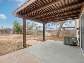 1415 17 Flag Ln, El Cajon CA 92021