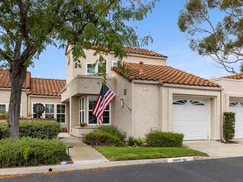 15945 Avenida Villaha
