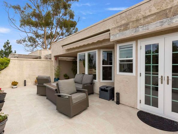 15945 Avenida Villaha 32, San Diego CA 92128