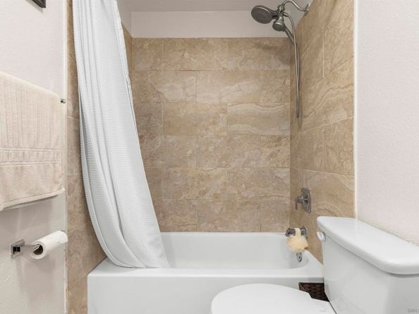 15945 Avenida Villaha 32, San Diego CA 92128