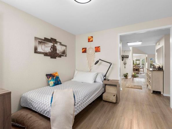 15945 Avenida Villaha 32, San Diego CA 92128