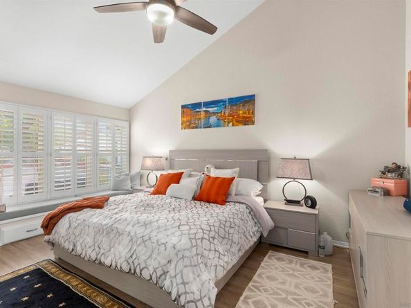 15945 Avenida Villaha 32, San Diego CA 92128