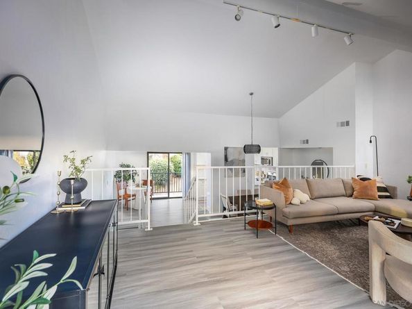 7325 Alicante Rd A, Carlsbad CA 92009