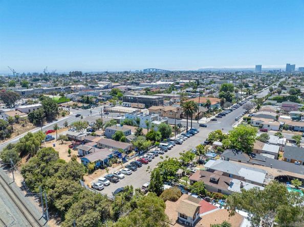 3209 L Street, San Diego CA 92102