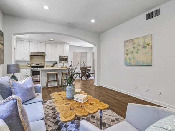 71 Kestrel, Irvine CA 92618