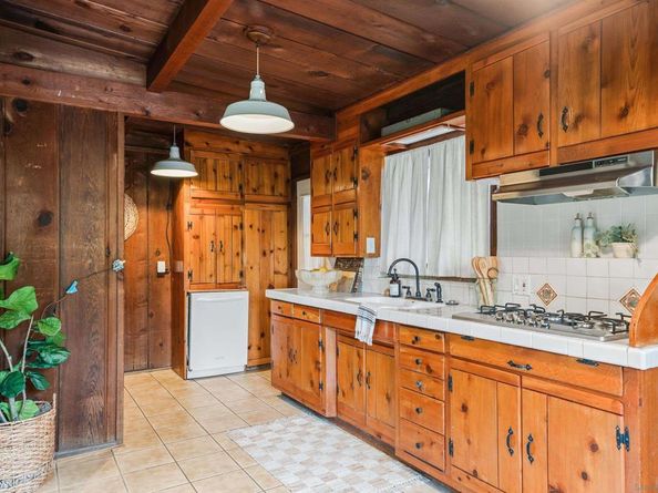 3535 Inez, San Diego CA 92106