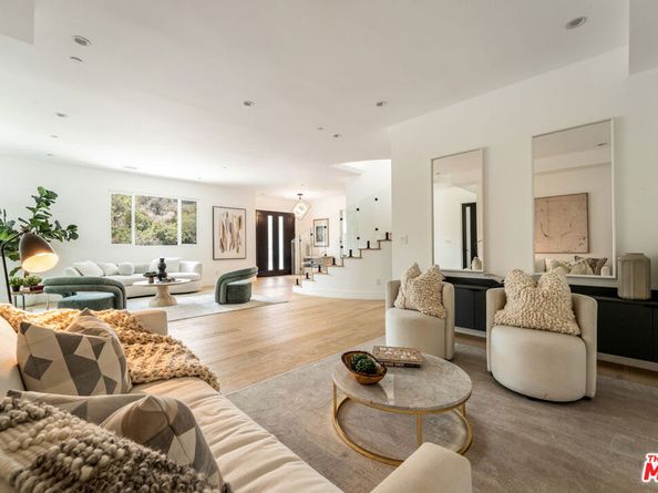 350 Mount Carmel Dr, Glendale CA 91206