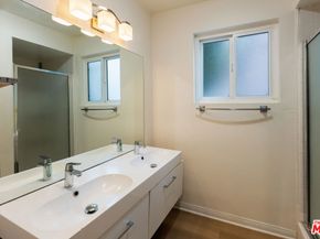 1262 S Barrington Avenue 102, Los Angeles CA 90025