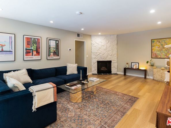 1262 S Barrington Avenue 102, Los Angeles CA 90025
