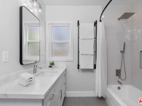 821 S Cloverdale Avenue, Los Angeles CA 90036